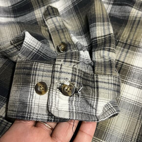 Carhartt Long Sleeve Plaid Button Down Mens Size Medium Heavy Flannel Green - Picture 6 of 9